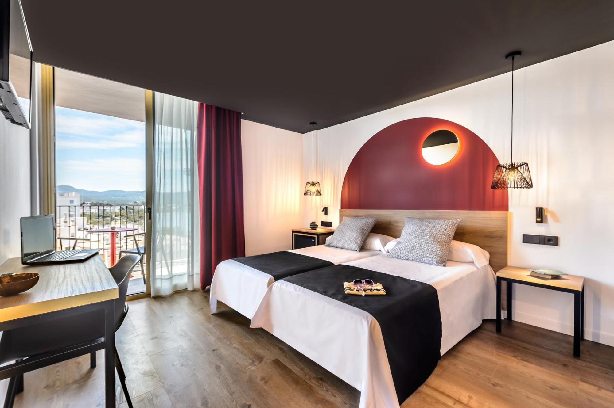 Hotel Vibra District - Adults Only Sant Antoni de Portmany Exterior foto